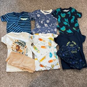 Toddler boy bundle of 6 pajama sets. Size 4T EUC